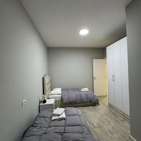 Denny'S Apartment City Center 2 Tirana Exterior photo